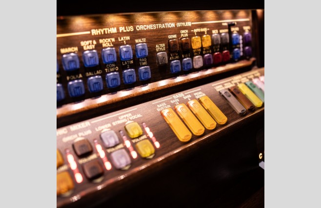 Lowrey Holiday Classic Organ, Used - All Inclusive Top Grade Package (SN:00A300 60902 50577) - Image 10